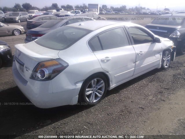 1N4BL2AP2BN486510 - 2011 NISSAN ALTIMA SR WHITE photo 4