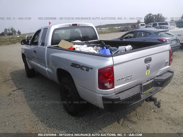 1D3HW32N38S546410 - 2008 DODGE DAKOTA SXT SILVER photo 3