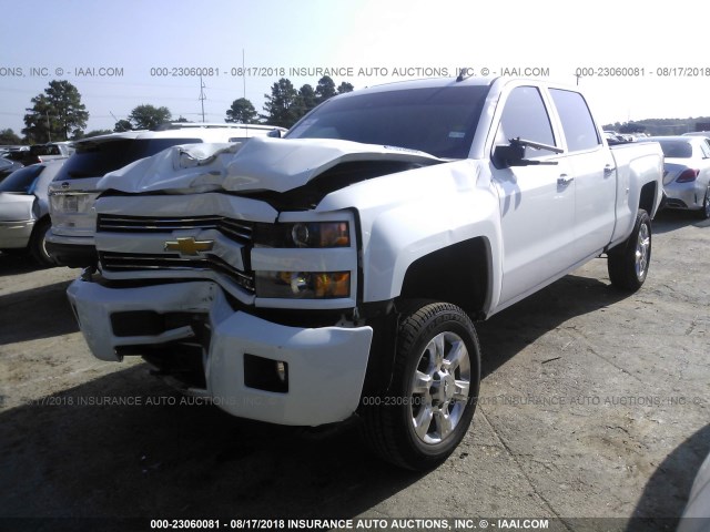 1GC1KWEY0HF182663 - 2017 CHEVROLET SILVERADO K2500 HEAVY DUTY LTZ WHITE photo 2