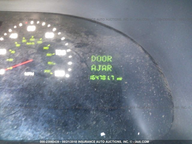 1LNHM97V7YY882144 - 2000 LINCOLN CONTINENTAL  Күміс фото 7