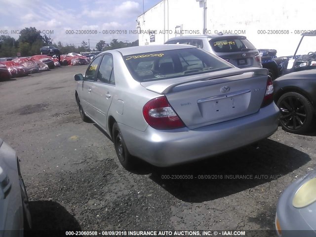 4T1BE32KX3U755983 - 2003 TOYOTA CAMRY LE/XLE/SE Gümüş foto 3