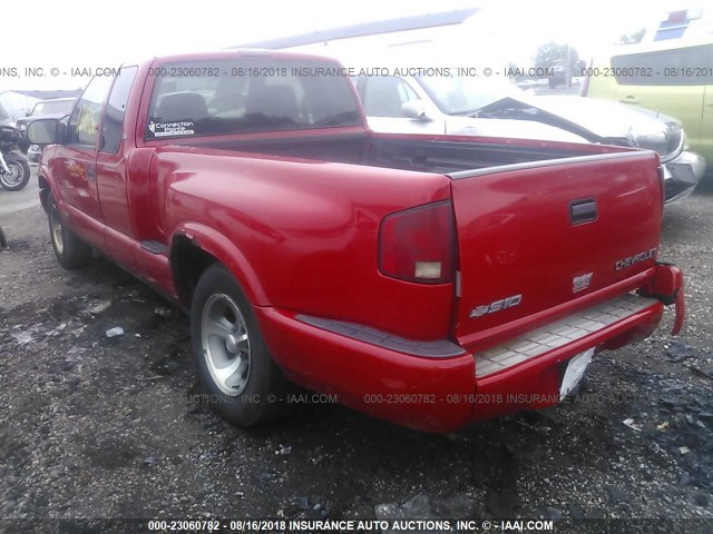1GCCS195628154776 - 2002 CHEVROLET S TRUCK S10 RED photo 3