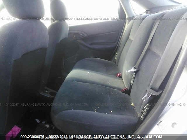 1FAFP34P7YW389572 - 2000 FORD FOCUS SE/SE COMFORT SILVER photo 8