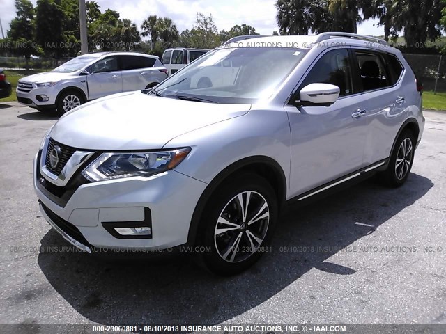 5N1AT2MT3JC739306 - 2018 NISSAN ROGUE S/SL SILVER photo 2