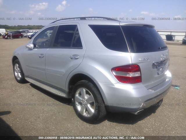 4JGBB75E86A002996 - 2006 MERCEDES-BENZ ML 500 SILVER photo 3