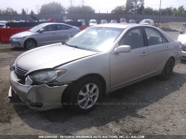 4T1BF30K95U107912 - 2005 TOYOTA CAMRY LE/XLE/SE 金色 照片 2