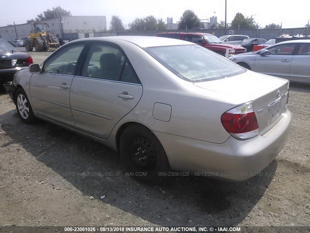 4T1BF30K95U107912 - 2005 TOYOTA CAMRY LE/XLE/SE 金色 照片 3