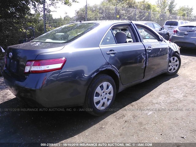 4T1BF3EK0AU064872 - 2010 TOYOTA CAMRY SE/LE/XLE 灰色 照片 4