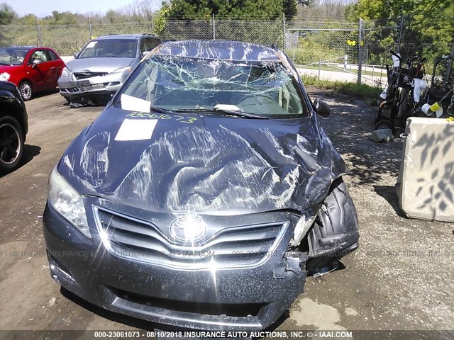 4T1BF3EK0AU064872 - 2010 TOYOTA CAMRY SE/LE/XLE 灰色 照片 6