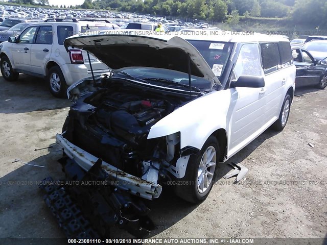 2FMGK5B87DBD31554 - 2013 FORD FLEX SE WHITE photo 2