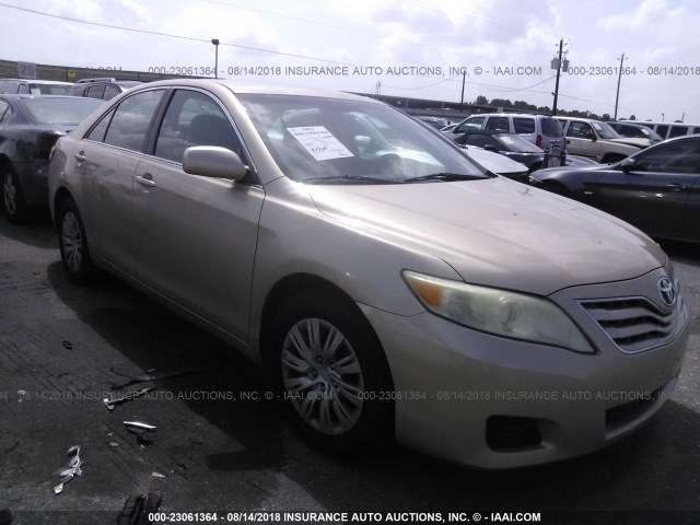 4T1BF3EK7AU100864 - 2010 TOYOTA CAMRY SE/LE/XLE 金色 照片 1