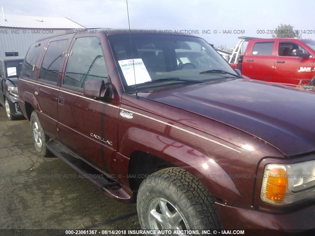 1GYEK13R2YR136910 - 2000 CADILLAC ESCALADE MAROON photo 6