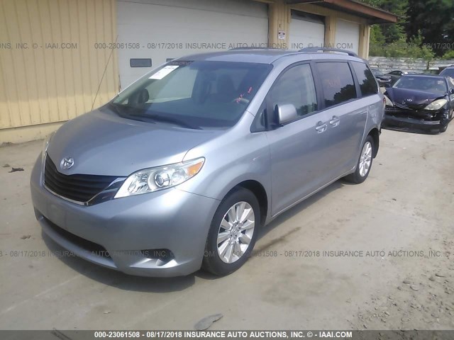 5TDJK3DC5BS011550 - 2011 TOYOTA SIENNA LE GRAY photo 2