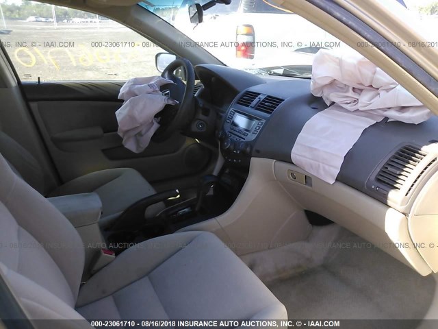 1HGCM56117A083698 - 2007 HONDA ACCORD VALUE TAN photo 5