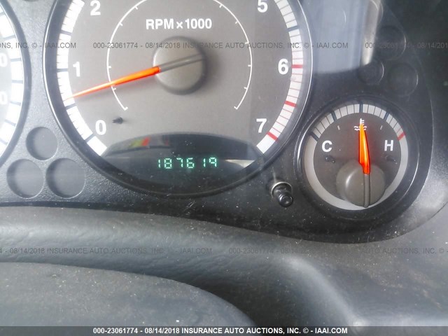 1J4GK38K75W669994 - 2005 JEEP LIBERTY RENEGADE BLACK photo 7