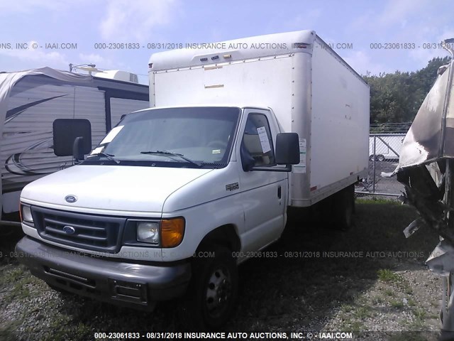 1FDWE35L15HA72636 - 2005 FORD ECONOLINE E350 SUPER DUTY CTWAY VAN WHITE photo 2