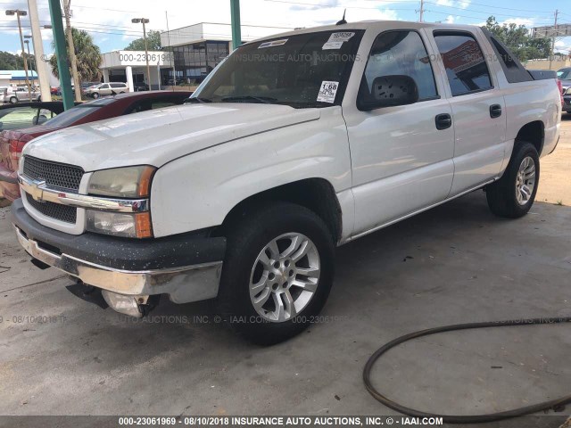 3GNEC12Z05G270869 - 2005 CHEVROLET AVALANCHE C1500 WHITE photo 2