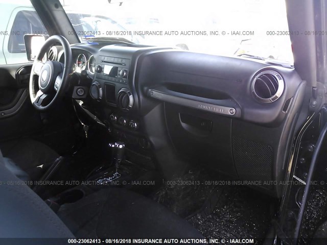 1C4AJWAG2FL589852 - 2015 JEEP WRANGLER SPORT BLACK photo 5