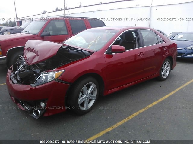 4T1BF1FK3EU738604 - 2014 TOYOTA CAMRY L/SE/LE/XLE RED photo 2