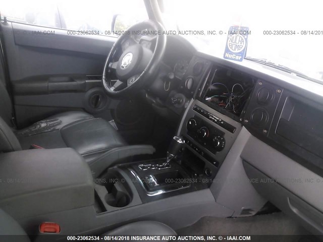 1J8HG48P67C584445 - 2007 JEEP COMMANDER 灰色 照片 5