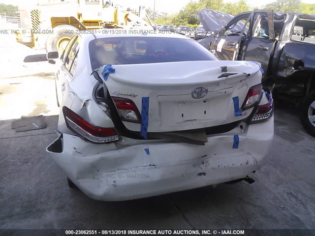 4T1BF3EK2BU710351 - 2011 TOYOTA CAMRY SE/LE/XLE WHITE photo 6