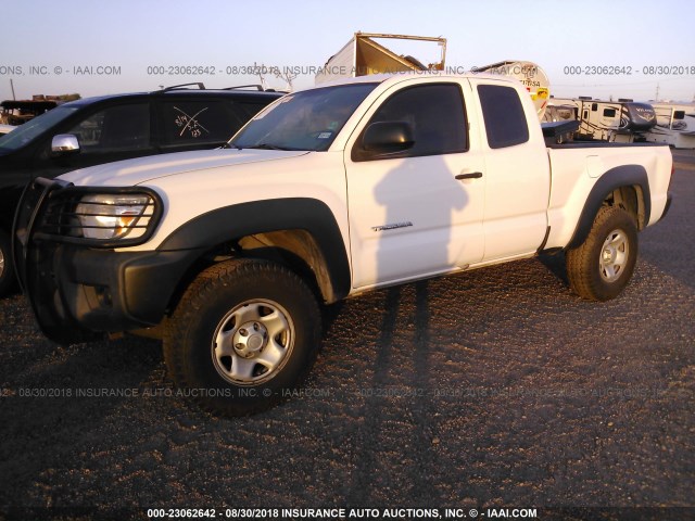 5TFTX4GN6CX009833 - 2012 TOYOTA TACOMA PRERUNNER ACCESS CAB WHITE photo 2