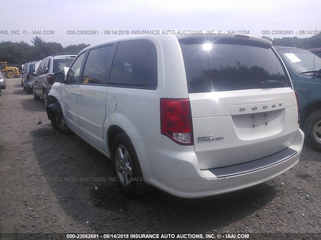 2D4RN3DG7BR617375 - 2011 DODGE GRAND CARAVAN MAINSTREET WHITE photo 3