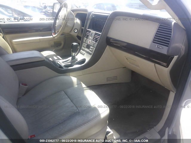 5LMEU68H54ZJ00919 - 2004 LINCOLN AVIATOR 白色 照片 5