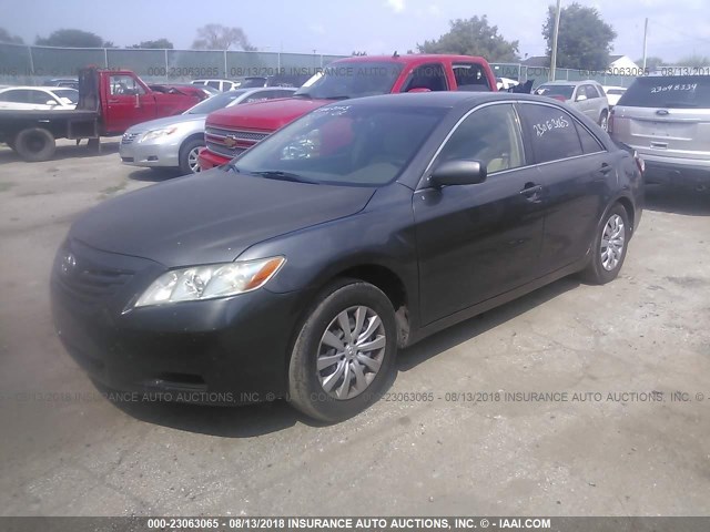 JTNBE46K073050850 - 2007 TOYOTA CAMRY NEW GENERAT CE/LE/XLE/SE GRAY photo 2