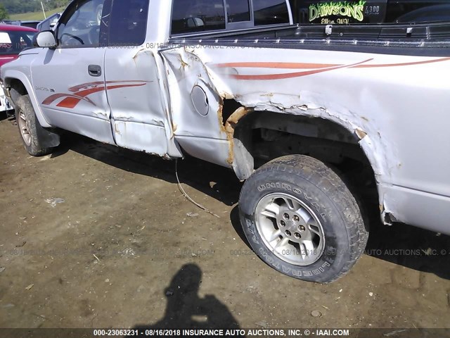 1B7GG22N6YS555937 - 2000 DODGE DAKOTA SILVER photo 6