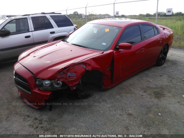 2C3CDXCT2EH354108 - 2014 DODGE CHARGER R/T RED photo 2