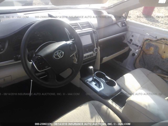4T1BF1FK1DU719516 - 2013 TOYOTA CAMRY L/SE/LE/XLE 白色 照片 5