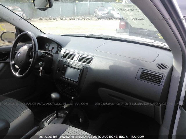 1FAFP34N17W171897 - 2007 FORD FOCUS ZX4/S/SE/SES 白色 照片 5