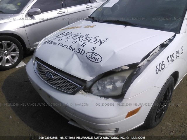 1FAFP34N17W171897 - 2007 FORD FOCUS ZX4/S/SE/SES 白色 照片 6