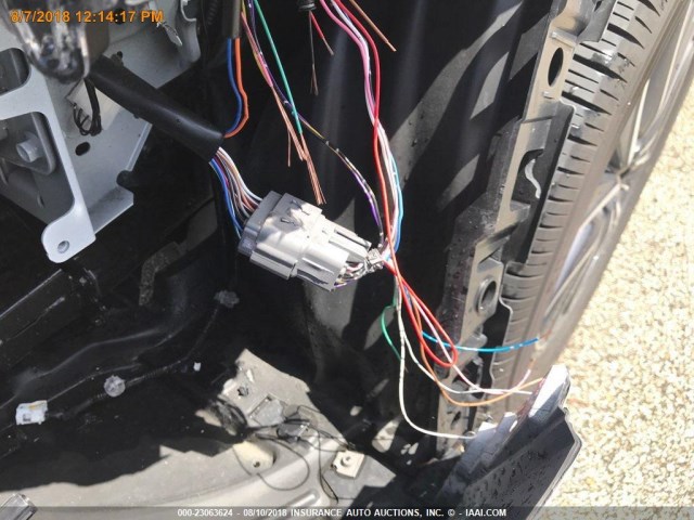 JM3KFACM6J0332884 - 2018 MAZDA CX-5 TOURING Blanc photo 13