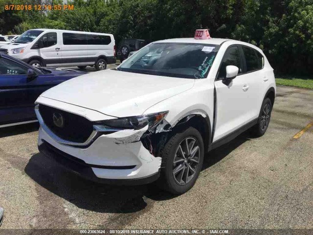 JM3KFACM6J0332884 - 2018 MAZDA CX-5 TOURING Blanc photo 17