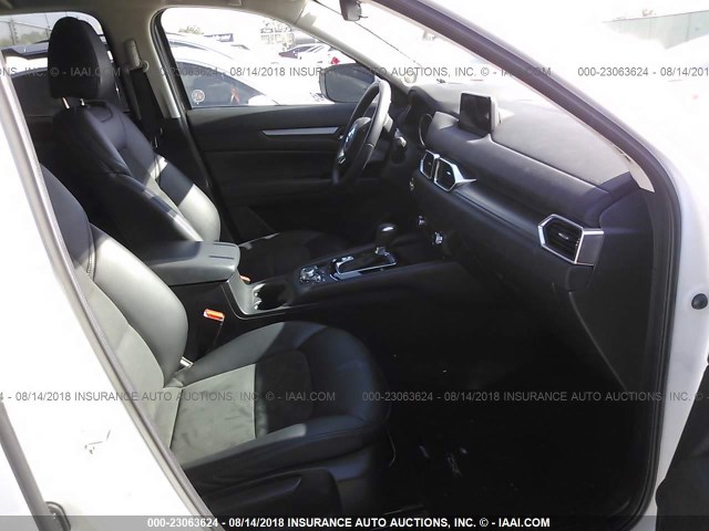 JM3KFACM6J0332884 - 2018 MAZDA CX-5 TOURING Blanc photo 5