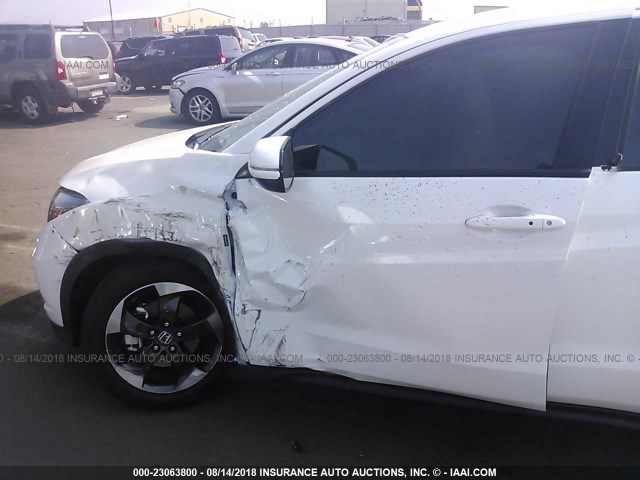 3CZRU6H56JM727084 - 2018 HONDA HR-V EX WHITE photo 6