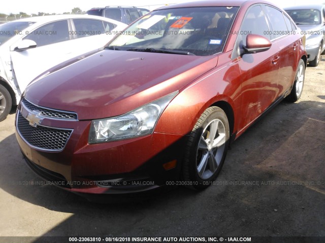 1G1PE5SB5D7138974 - 2013 CHEVROLET CRUZE LT MAROON photo 2