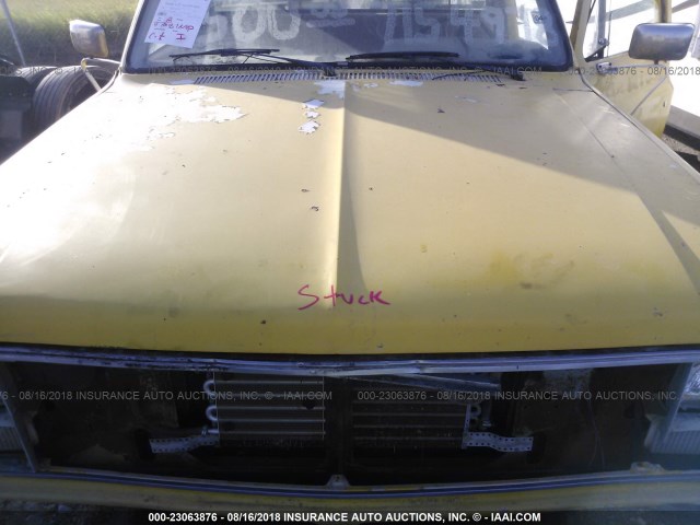 1GBHC34M1FV200880 - 1985 CHEVROLET C30 YELLOW photo 10