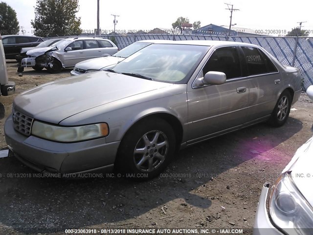 1G6KY5490YU329537 - 2000 CADILLAC SEVILLE STS GOLD photo 2