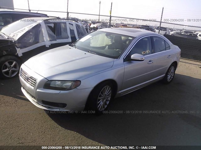 YV1AS982071017968 - 2007 VOLVO S80 3.2 SILVER photo 2