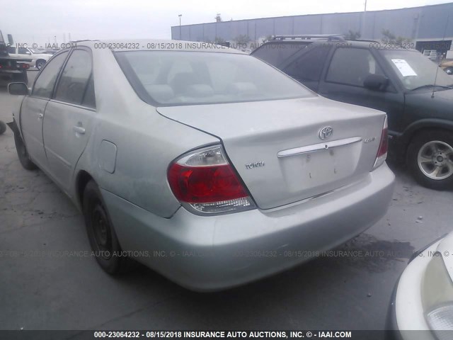 4T1BE32K05U078882 - 2005 TOYOTA CAMRY LE/XLE/SE Күміс фото 3
