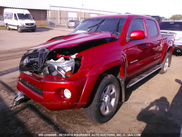 5TFJU4GN6BX012424 - 2011 TOYOTA TACOMA DOUBLE CAB PRERUNNER RED photo 2