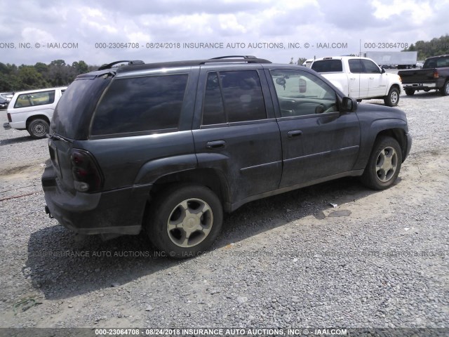 1GNDS13S052105395 - 2005 CHEVROLET TRAILBLAZER LS/LT BLACK photo 4