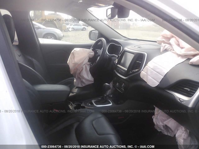 1C4PJMBB4HD228539 - 2017 JEEP CHEROKEE TRAILHAWK 白色 照片 5