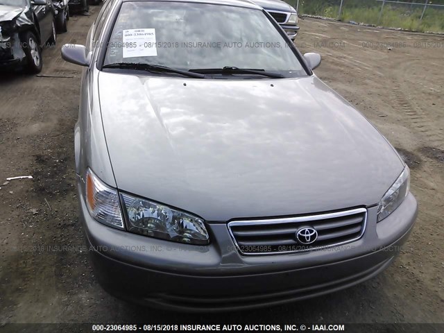 4T1BG22K5YU700658 - 2000 TOYOTA CAMRY CE/LE/XLE 米色 照片 6
