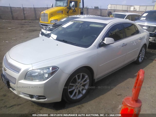 1G1ZE5E12BF318685 - 2011 CHEVROLET MALIBU LTZ 白色 照片 2