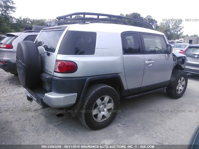 JTEBU11F170018566 - 2007 TOYOTA FJ CRUISER SILVER photo 4