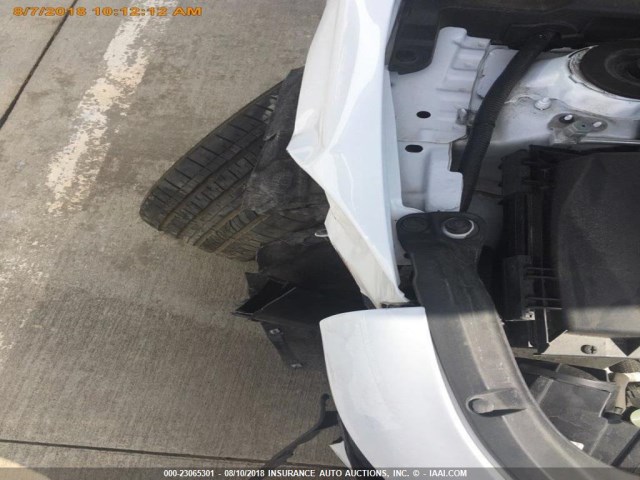 2G1105SA9J9160515 - 2018 CHEVROLET IMPALA LT WHITE photo 11